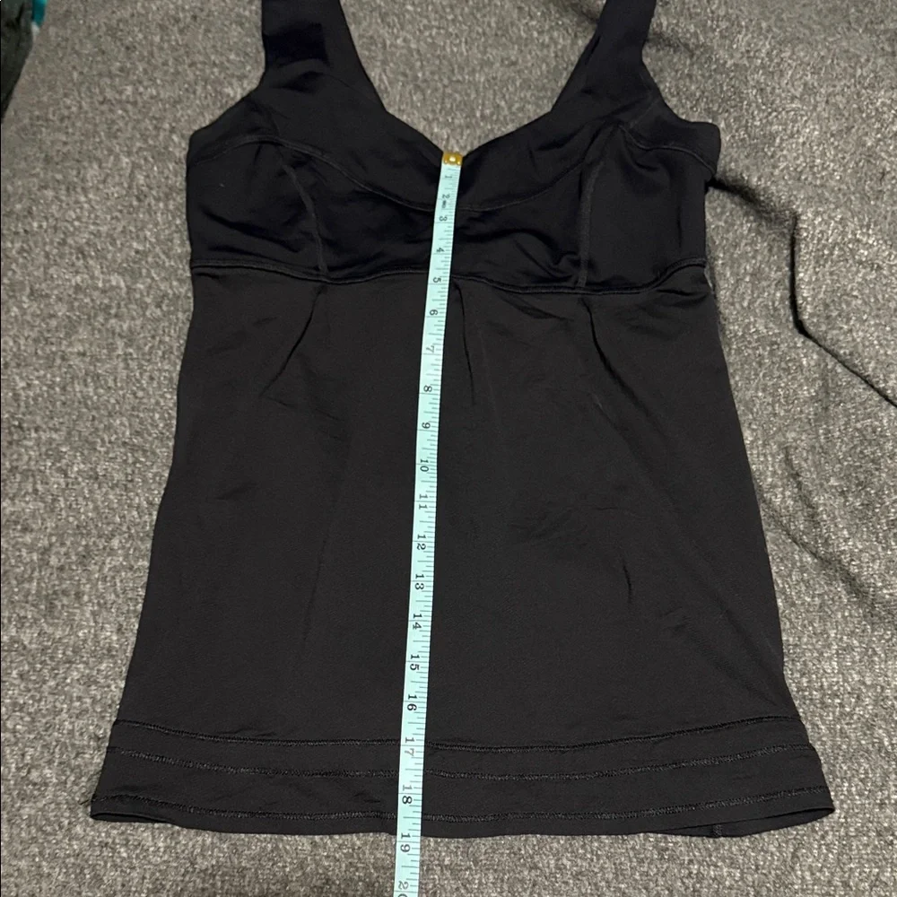 Lululemon Tame Me Tank Top Black Size 6 | Built-In Bra & Cinch Hem - Picture 9 of 9